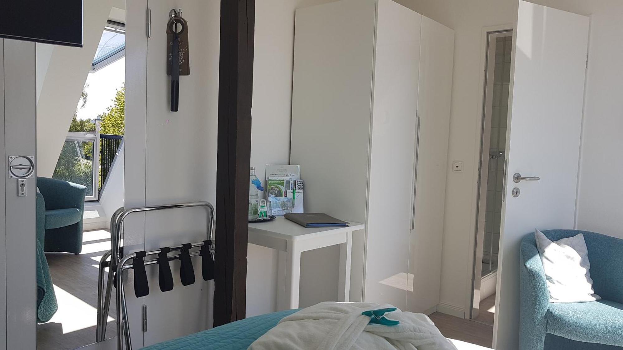 Hofhotel Kraehenberg Groemitz Room photo